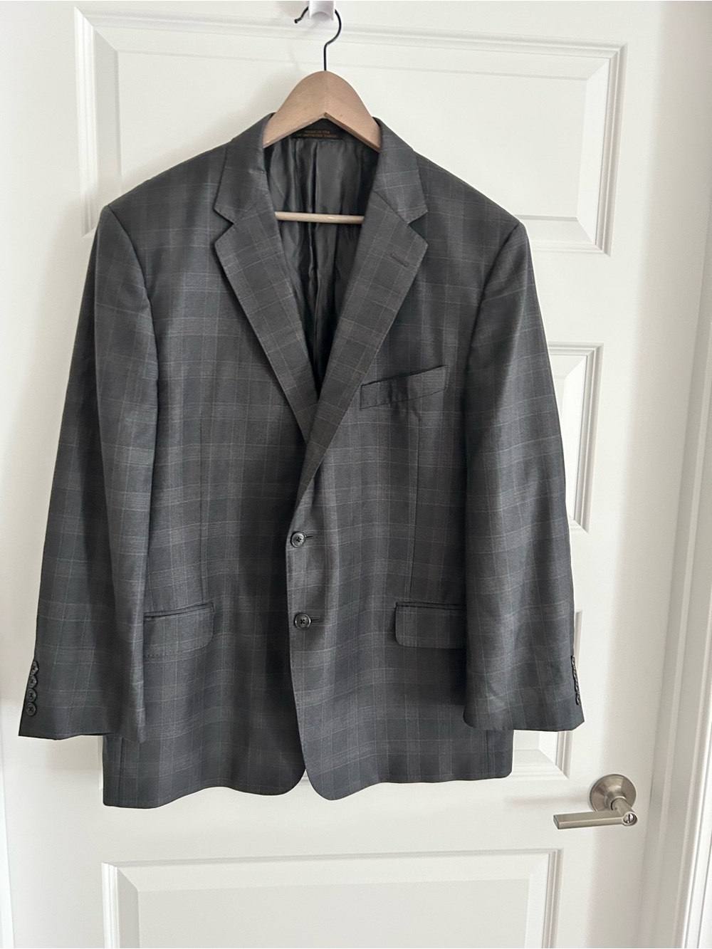 Jos A Bank Reserve Super 150s Plaid Blazer Gray Size 46R